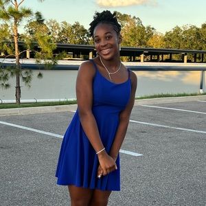 Meet your Posher, Elecia